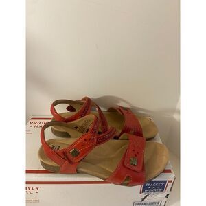 Earth Origins sandals size 10m Pink Coral color excellent